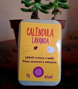 Sabonete artesanal calêndula e lavanda